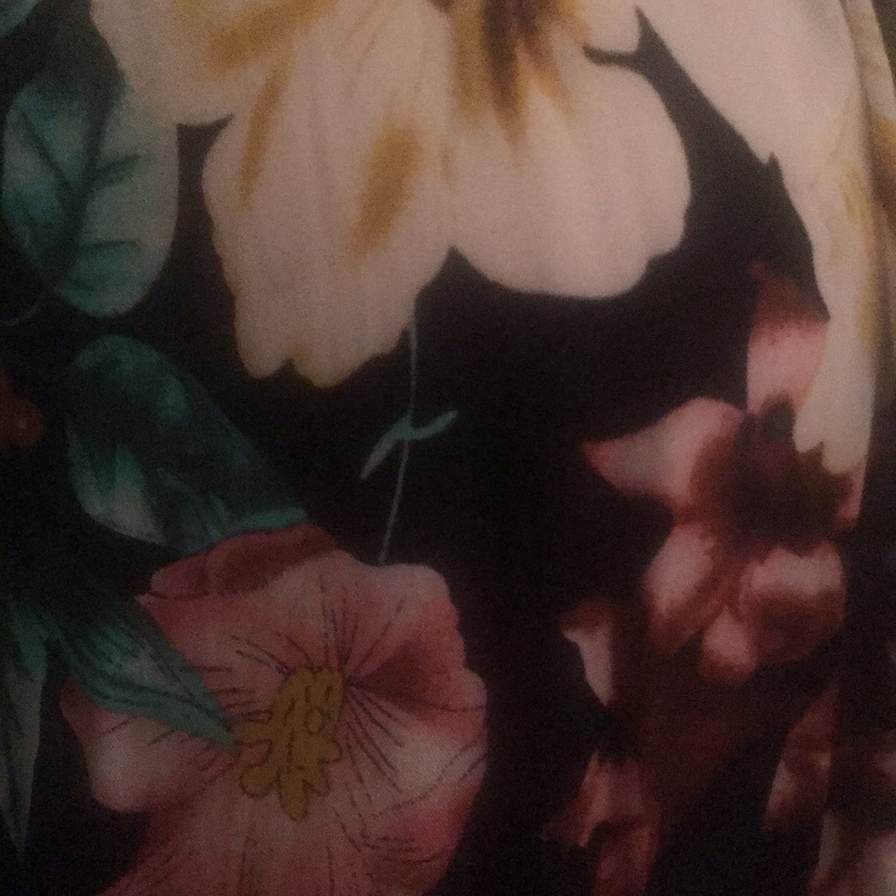 Flowered Tunic - Picture 4 of 4